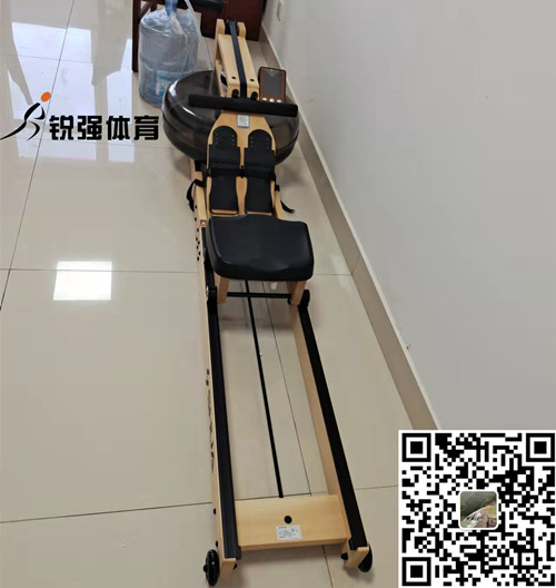 淄博某小区业主在江南体育官方网站体育选购的划船机