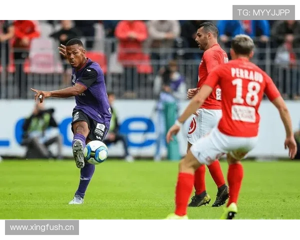 本赛季足球红牌统计:各联赛球员纪律表现与趋势分析 本赛季足球红牌统计:各联赛球员纪律表现与趋势分析