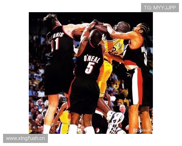 奥尼尔高效篮下背打制造包夹释放空位胜约基奇